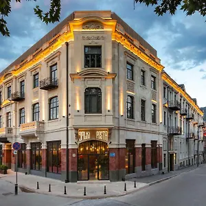 Otel Radisson Red *****